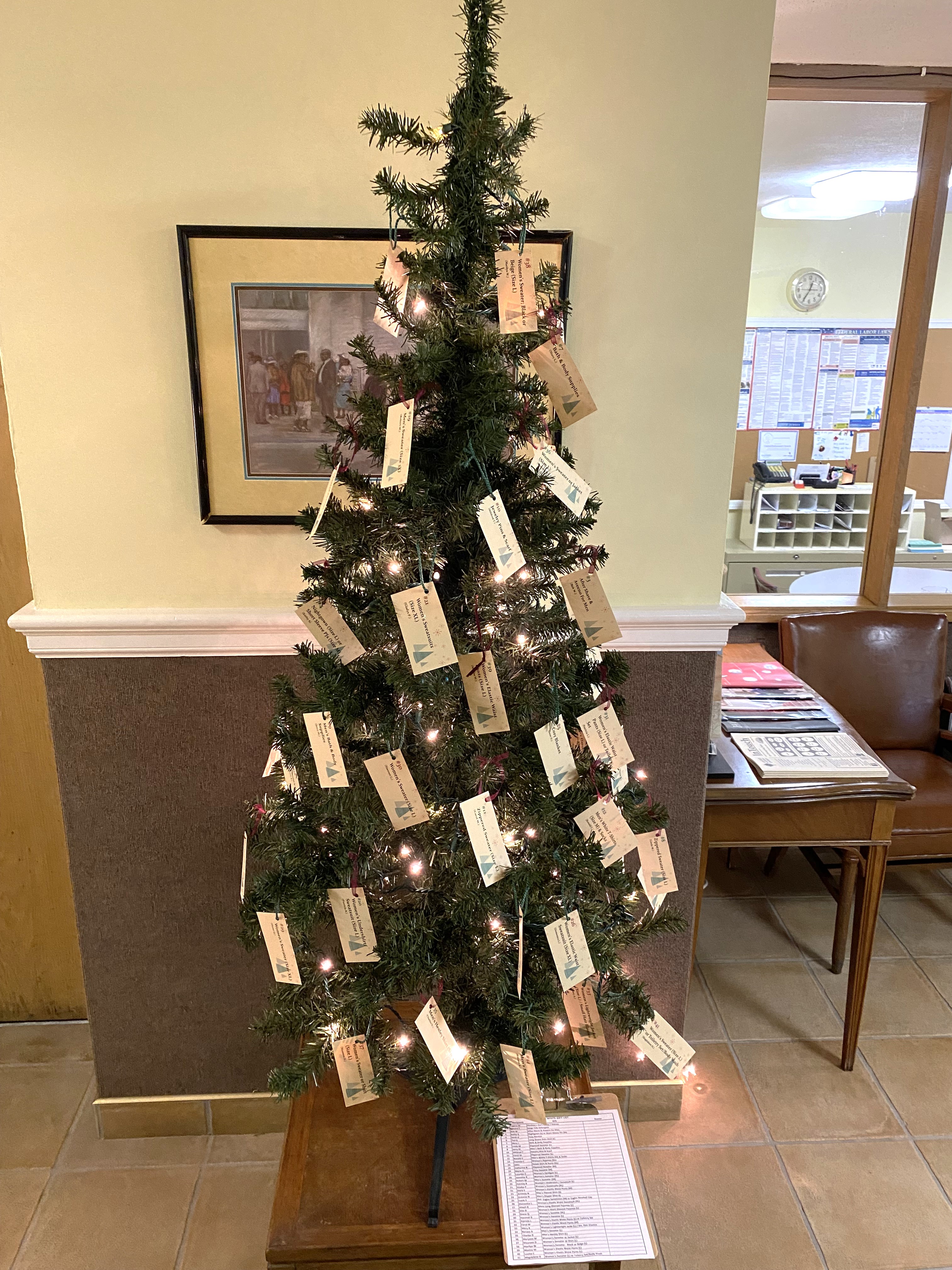 White Gift Sunday Tree